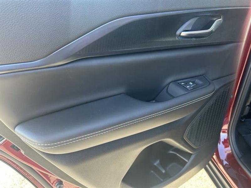 new 2025 Jeep Grand Cherokee car, priced at $40,293