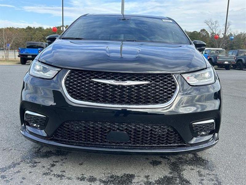 new 2026 Chrysler Pacifica car, priced at $39,995