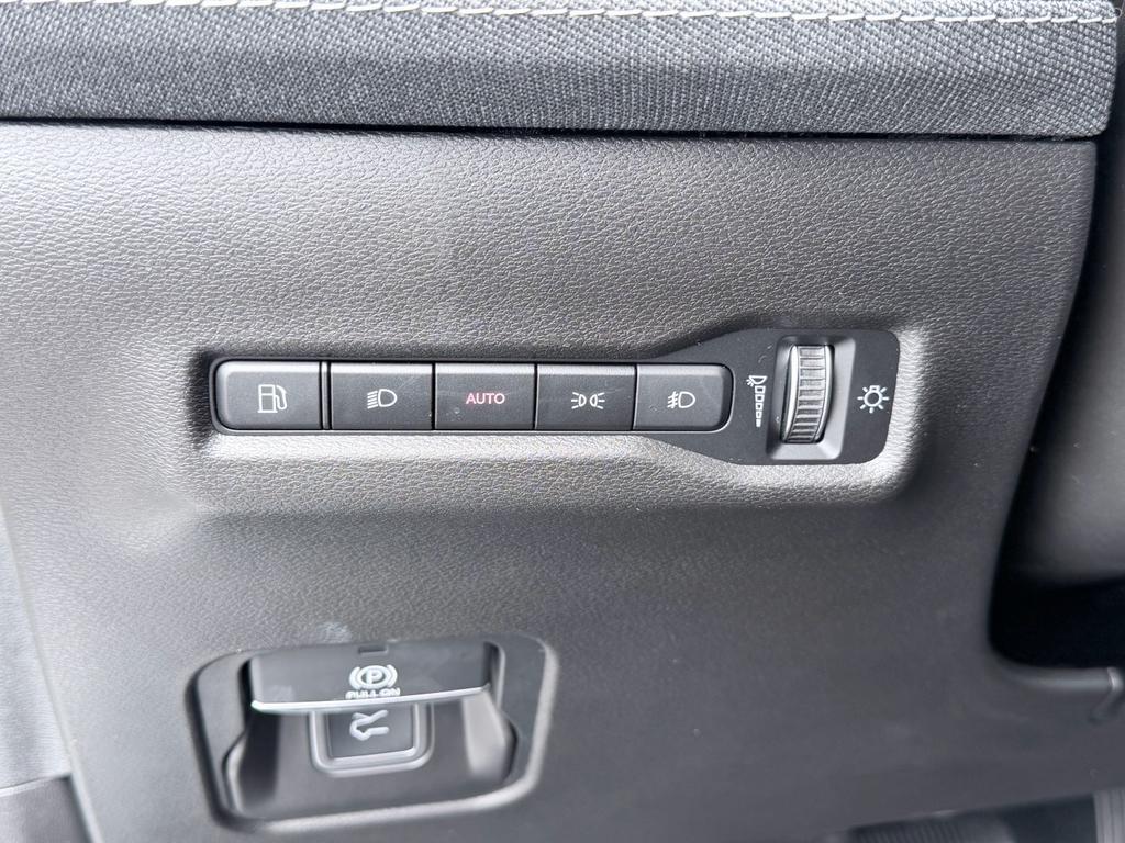 new 2026 Jeep Cherokee car, priced at $37,590