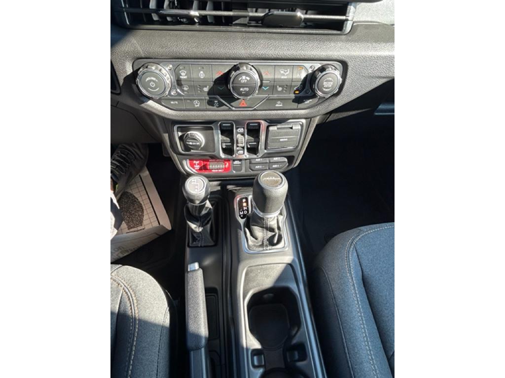 new 2025 Jeep Gladiator car, priced at $47,121