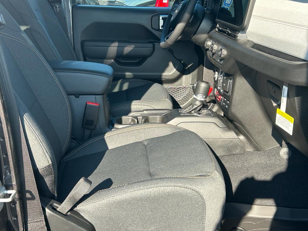 new 2025 Jeep Gladiator car, priced at $47,121