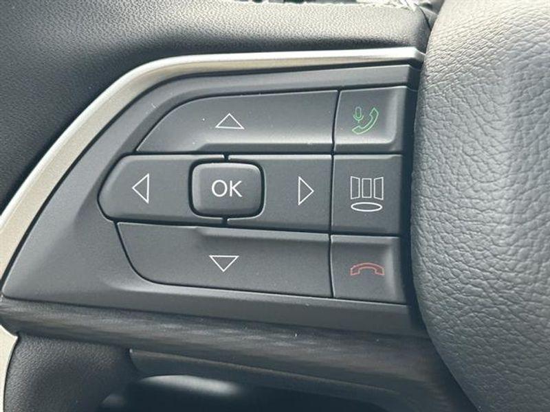 new 2025 Jeep Grand Cherokee L car, priced at $42,943