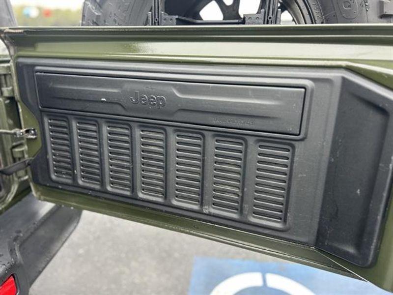 used 2022 Jeep Wrangler Unlimited car, priced at $33,900