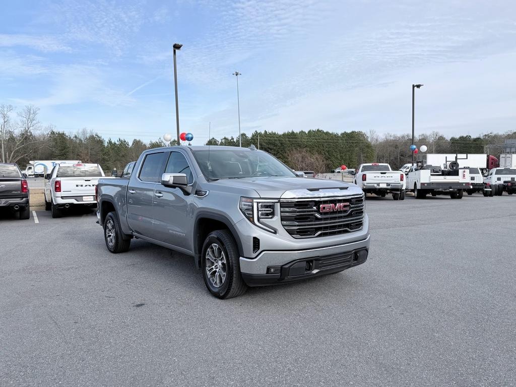 used 2025 GMC Sierra 1500 car, priced at $40,500