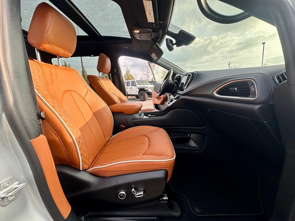 new 2026 Chrysler Pacifica car, priced at $55,875