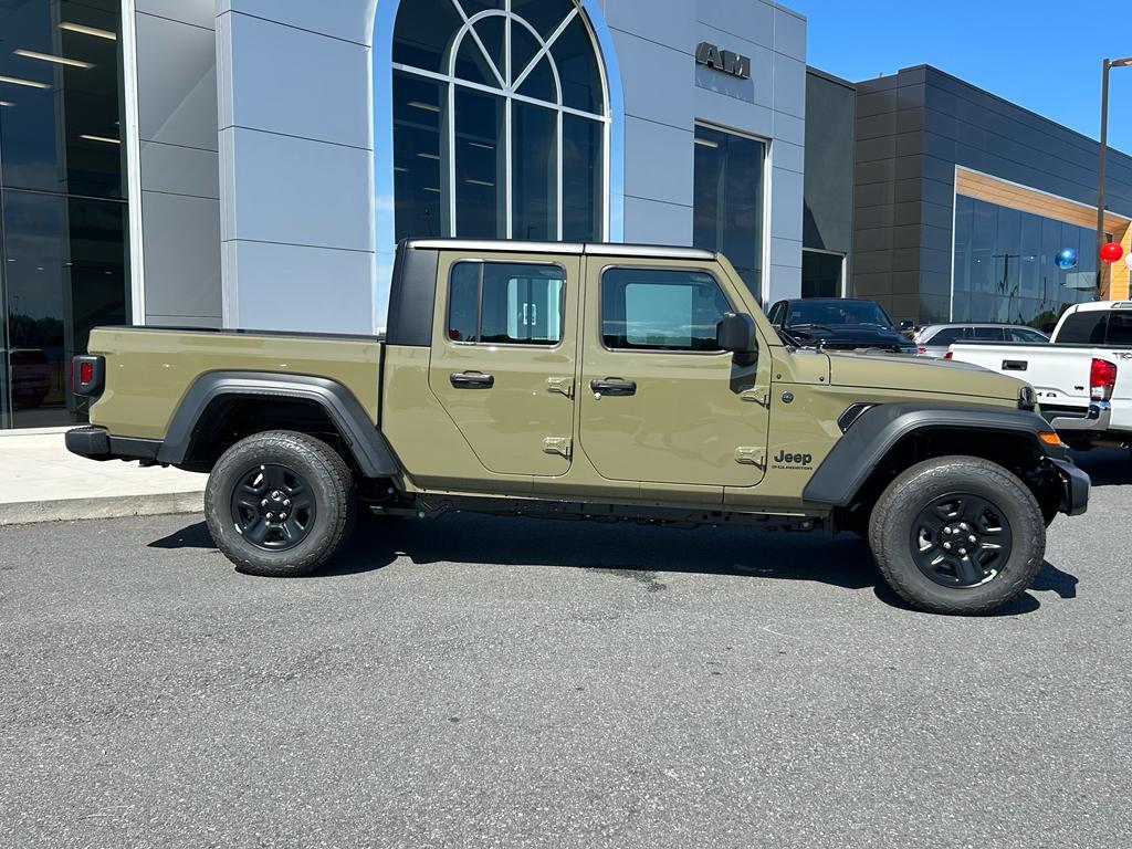 new 2025 Jeep Gladiator car, priced at $41,485