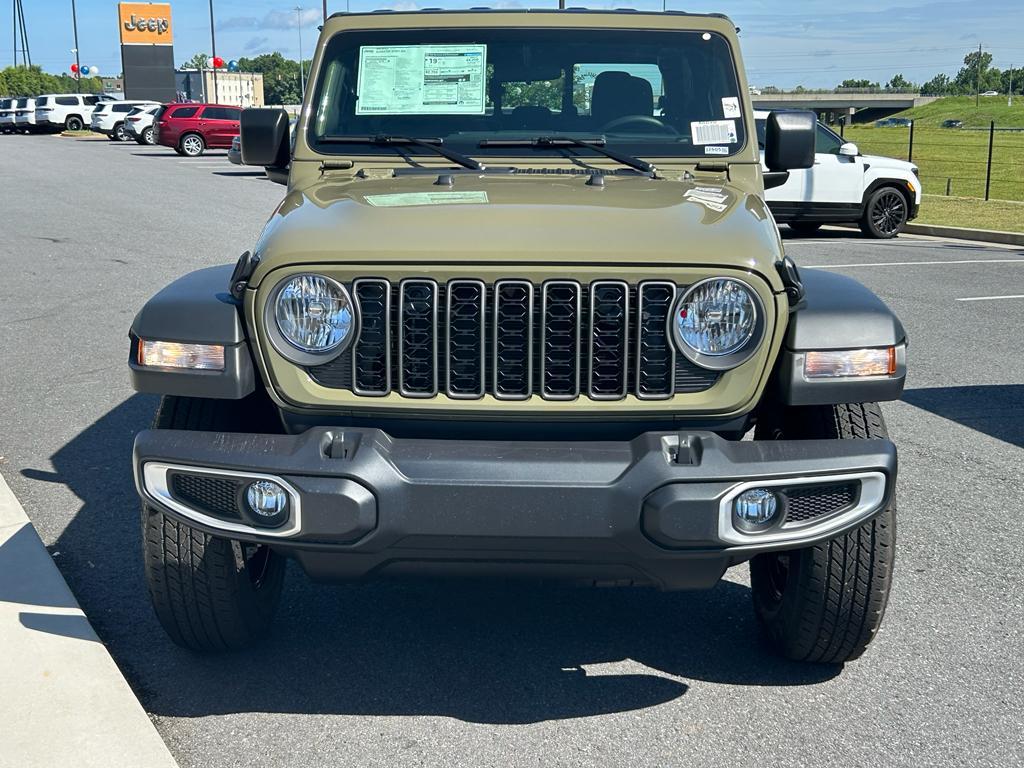 new 2025 Jeep Gladiator car, priced at $41,485