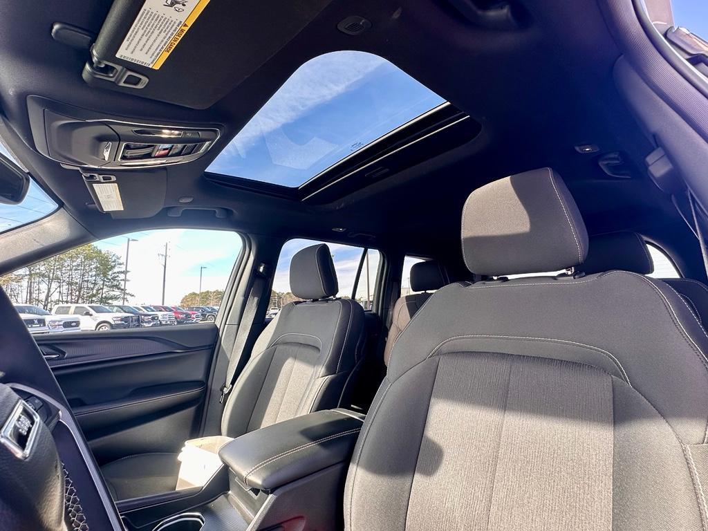 used 2024 Jeep Grand Cherokee car, priced at $25,800