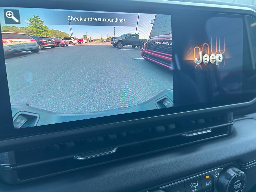 new 2025 Jeep Gladiator car, priced at $45,635