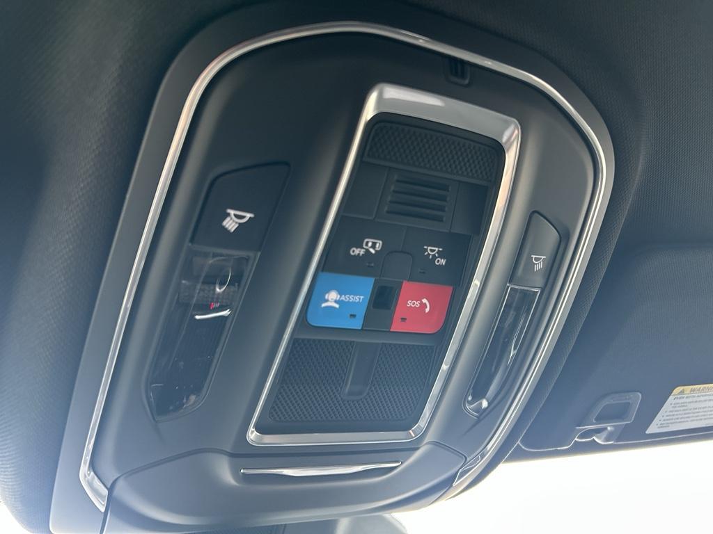 new 2025 Jeep Grand Cherokee car, priced at $34,991