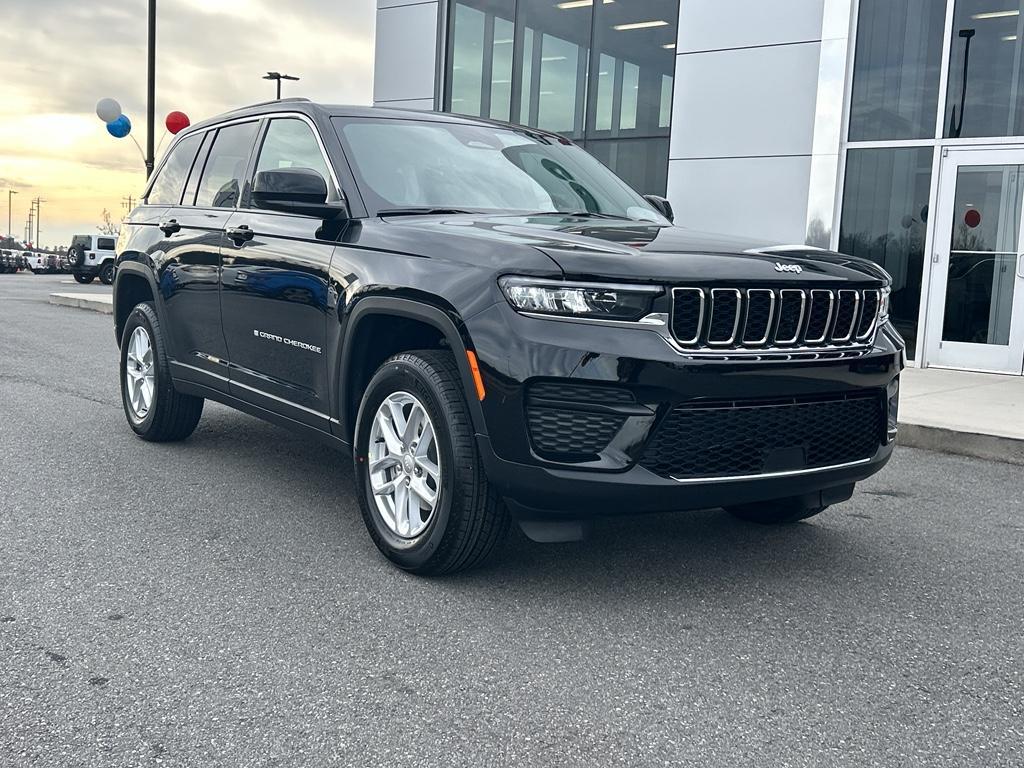 new 2025 Jeep Grand Cherokee car, priced at $34,991