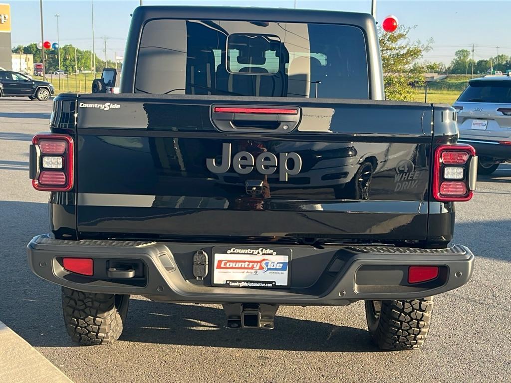 new 2025 Jeep Gladiator car, priced at $45,040
