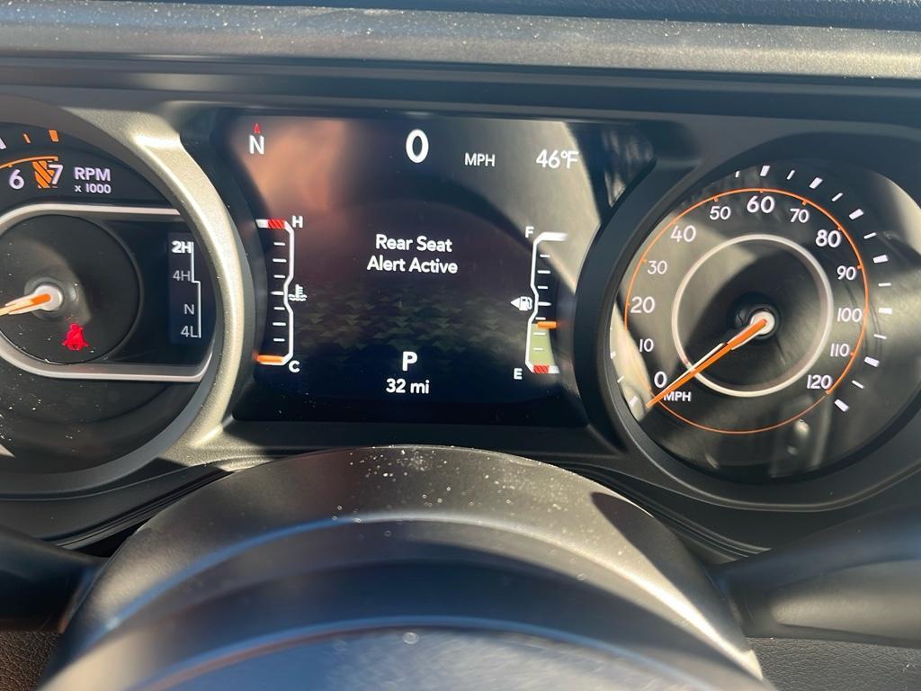 new 2025 Jeep Gladiator car, priced at $45,040