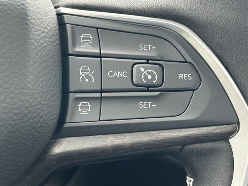 new 2025 Jeep Grand Cherokee car, priced at $48,763