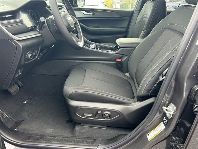 new 2025 Jeep Grand Cherokee L car, priced at $38,372