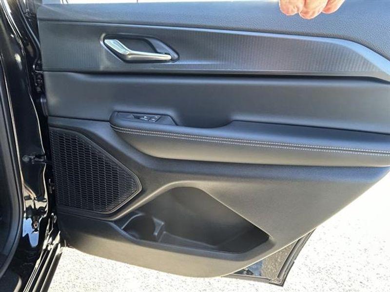 new 2025 Jeep Grand Cherokee L car, priced at $42,943