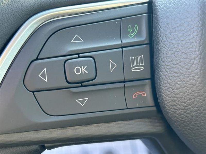 new 2025 Jeep Grand Cherokee L car, priced at $42,943