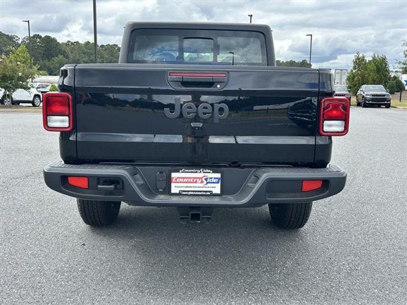 new 2025 Jeep Gladiator car, priced at $39,904
