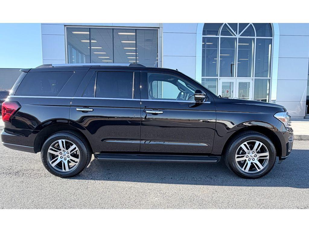 used 2024 Ford Expedition car, priced at $46,900