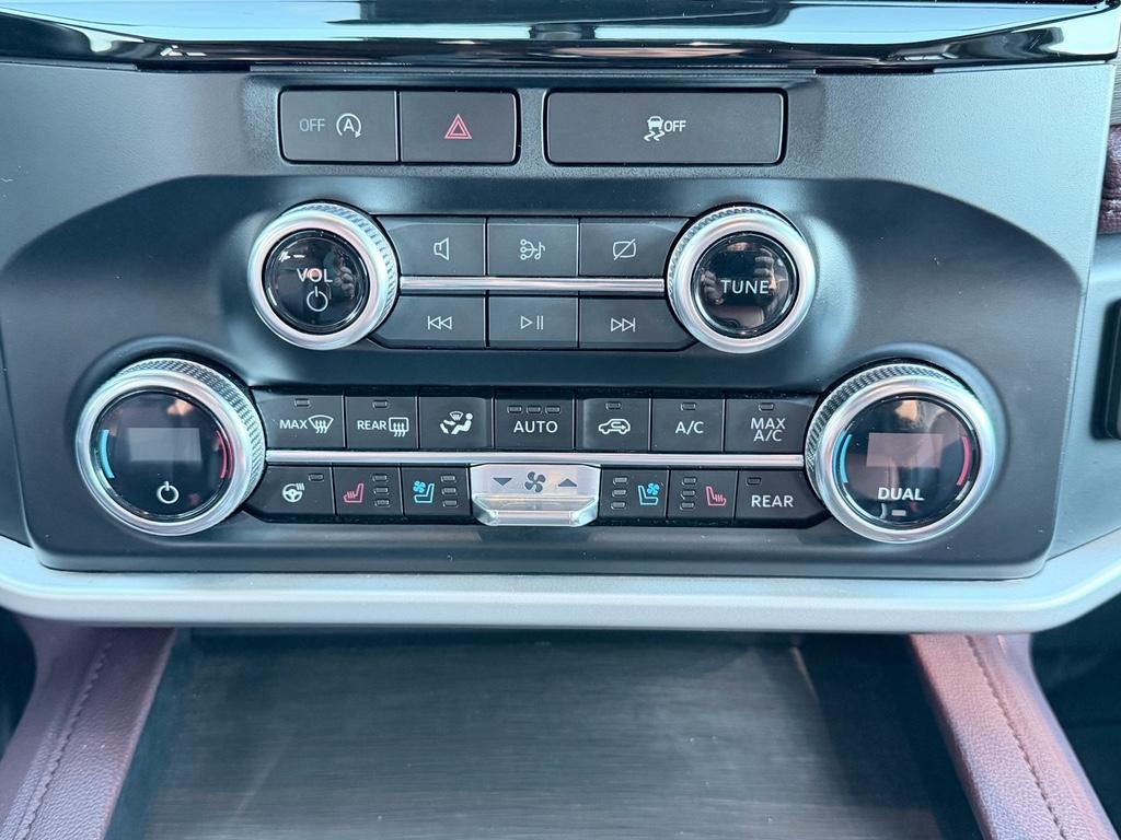 used 2024 Ford Expedition car, priced at $46,900