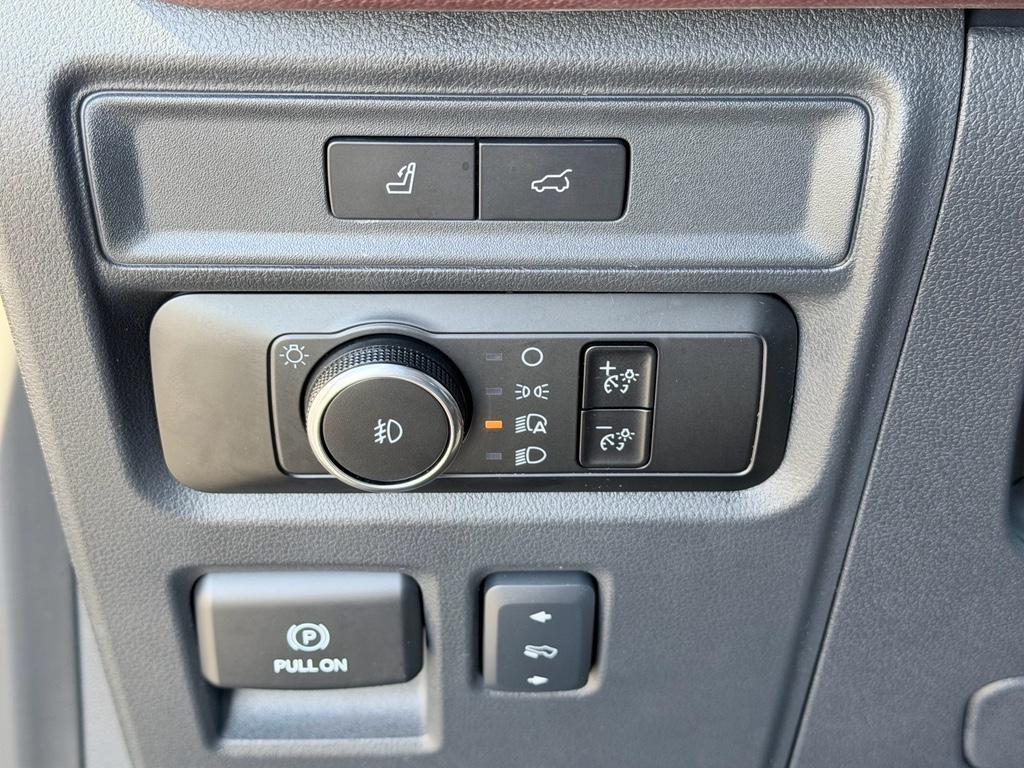 used 2024 Ford Expedition car, priced at $46,900