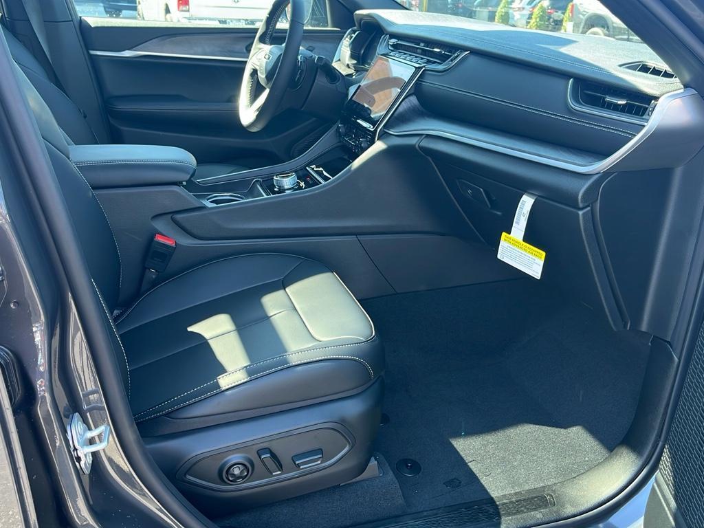 new 2025 Jeep Grand Cherokee L car, priced at $44,511