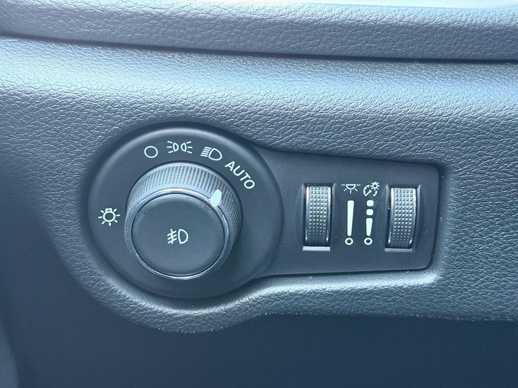 new 2026 Chrysler Pacifica car, priced at $49,095