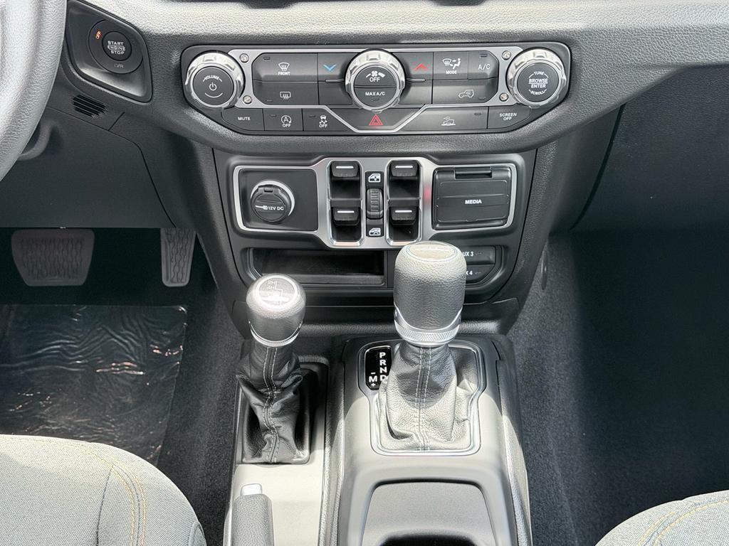 new 2026 Jeep Gladiator car, priced at $40,817