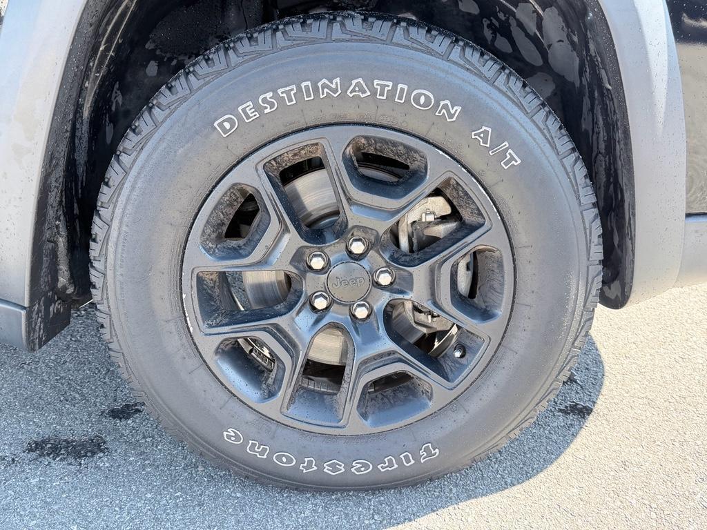 used 2022 Jeep Cherokee car, priced at $20,900