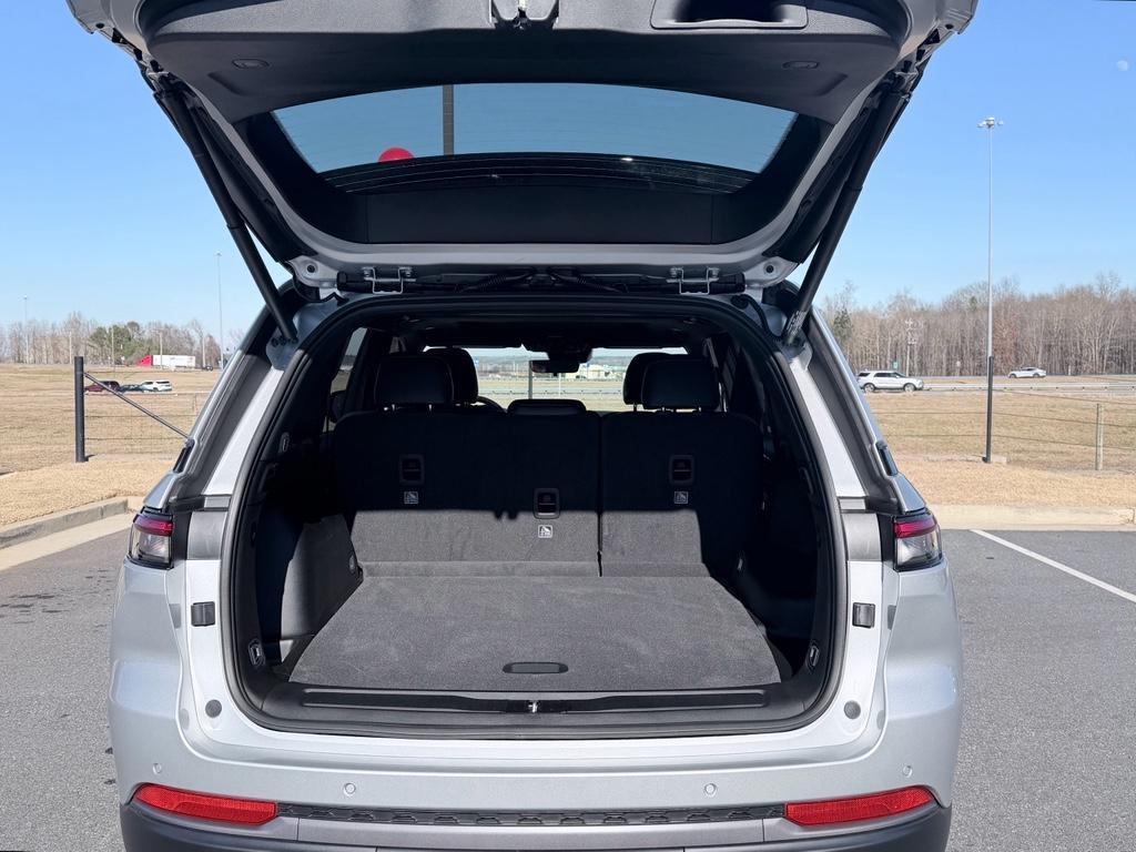 new 2026 Jeep Grand Cherokee car, priced at $46,525