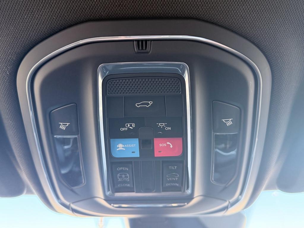 new 2026 Jeep Grand Cherokee car, priced at $46,525