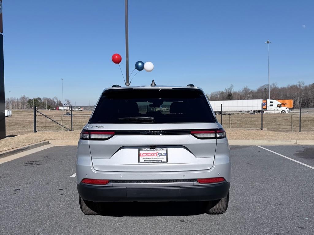 new 2026 Jeep Grand Cherokee car, priced at $46,525