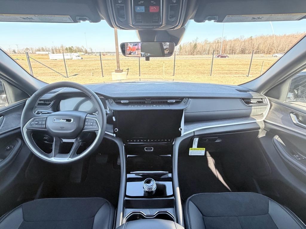 new 2026 Jeep Grand Cherokee car, priced at $46,525