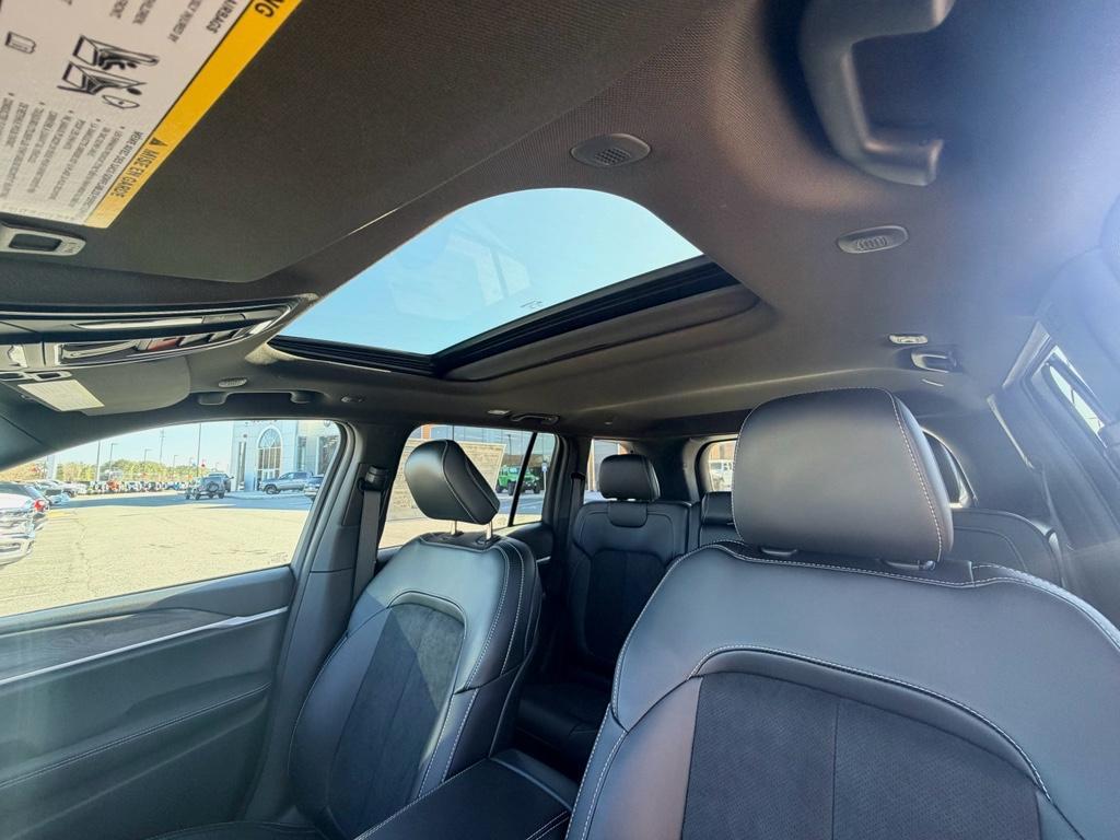 new 2026 Jeep Grand Cherokee car, priced at $46,525