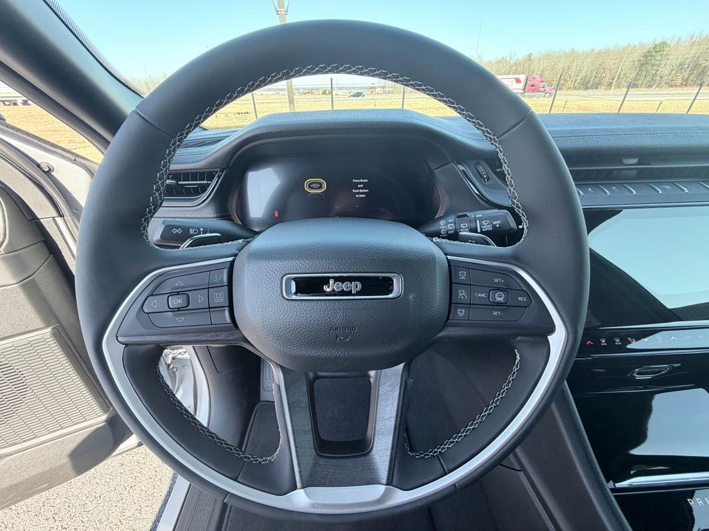 new 2026 Jeep Grand Cherokee car, priced at $46,525