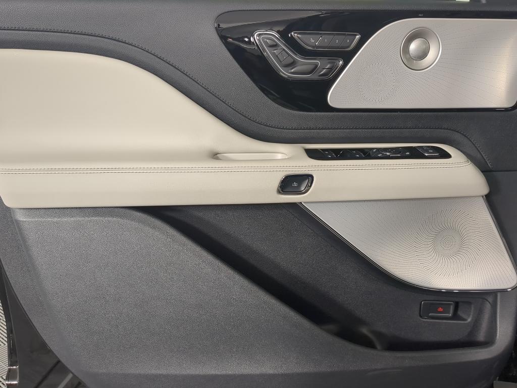 new 2025 Lincoln Aviator car, priced at $76,529