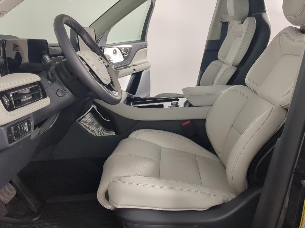 new 2025 Lincoln Aviator car, priced at $76,529