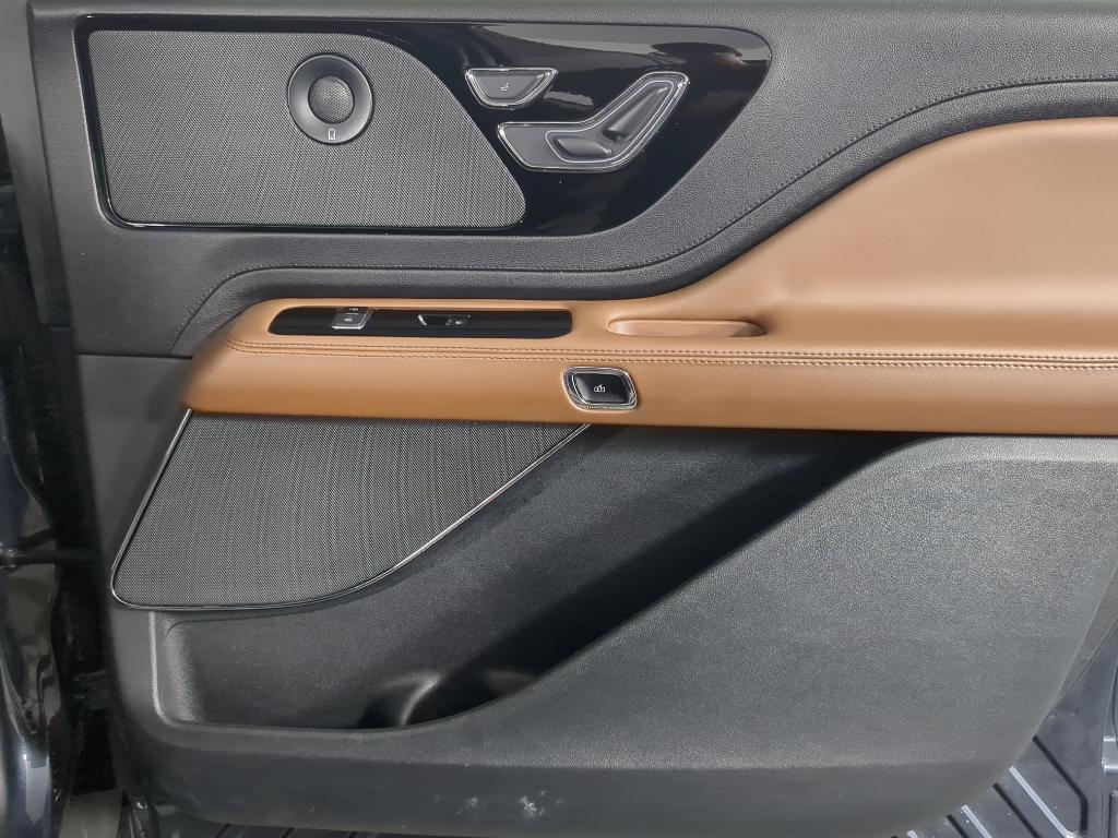 used 2023 Lincoln Aviator car, priced at $38,799