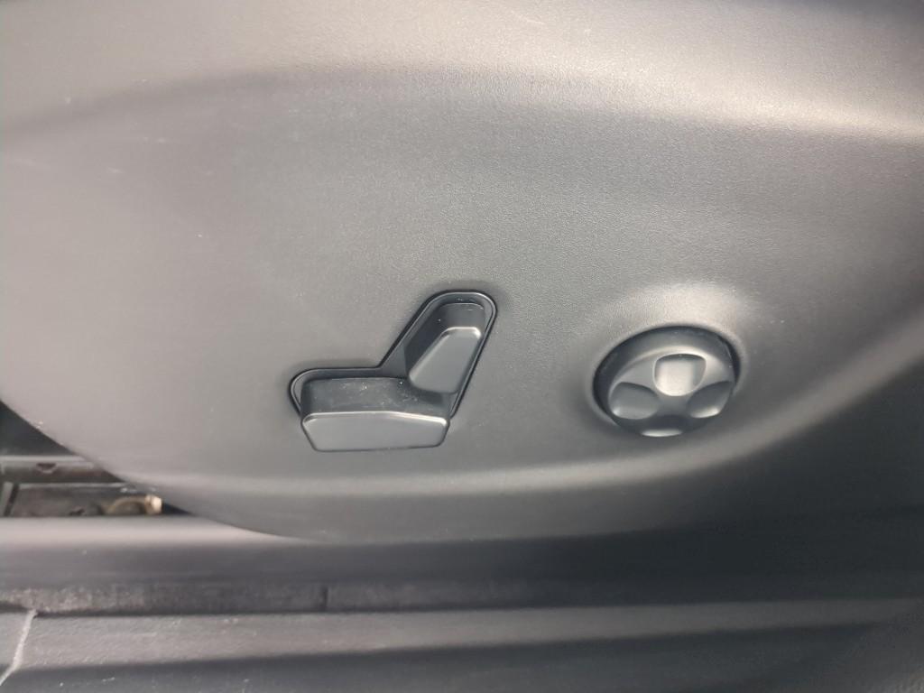 used 2020 Jeep Cherokee car, priced at $19,969