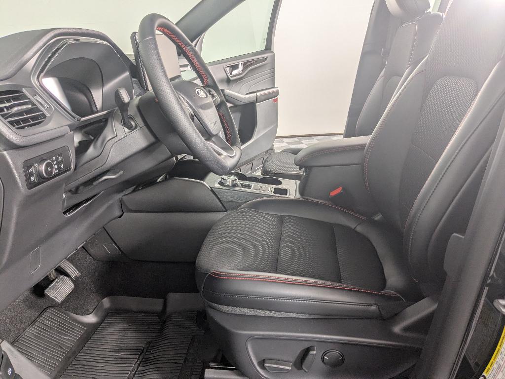 used 2025 Ford Escape car, priced at $29,990