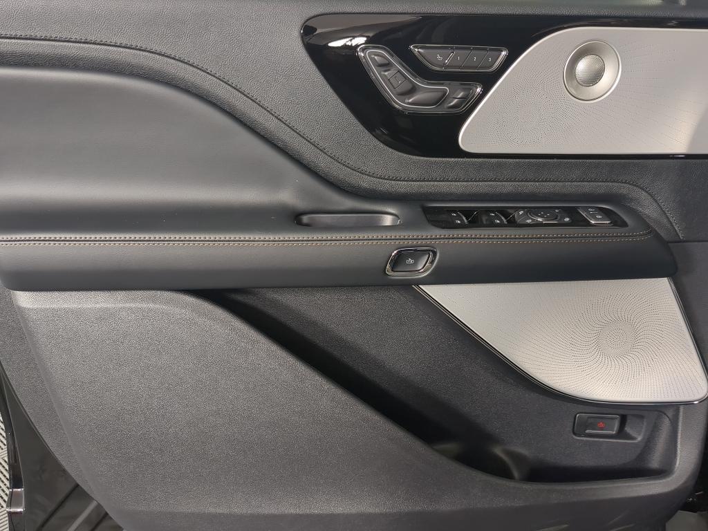 new 2026 Lincoln Aviator car, priced at $81,800