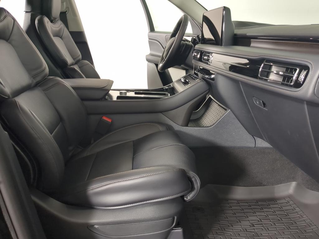 new 2026 Lincoln Aviator car, priced at $81,800