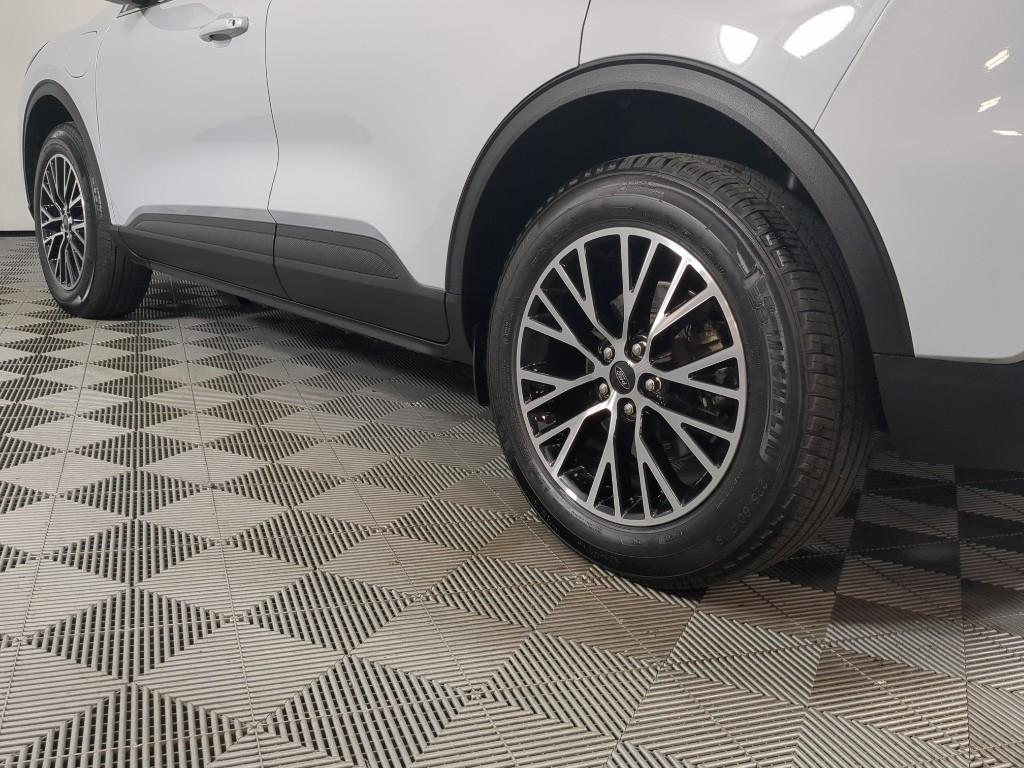 used 2025 Ford Escape car, priced at $28,969