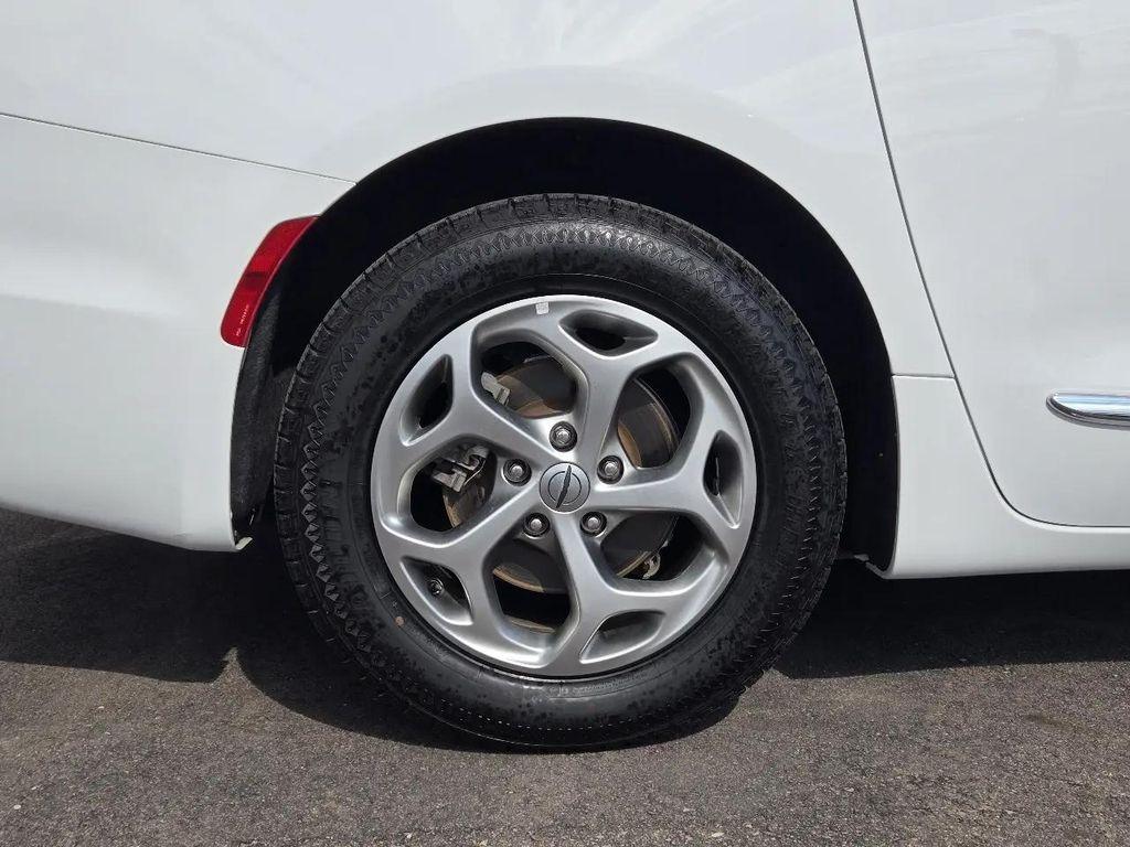 used 2022 Chrysler Pacifica car, priced at $29,995