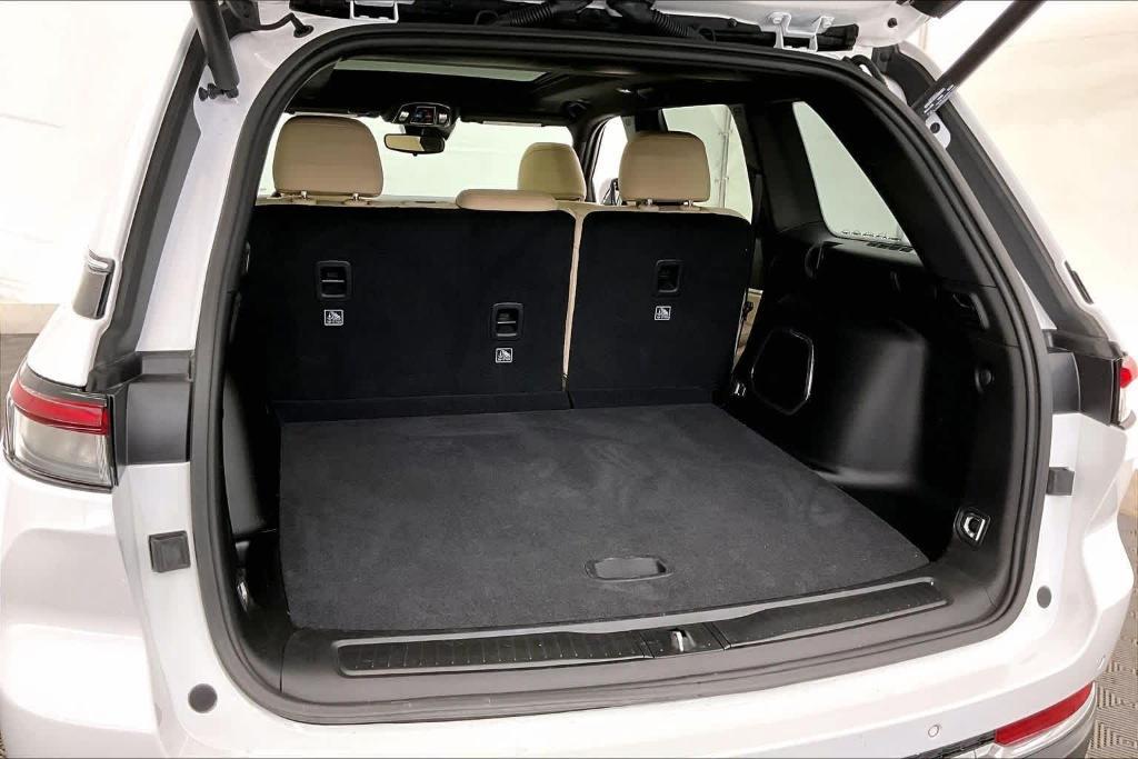 used 2023 Jeep Grand Cherokee car, priced at $32,628