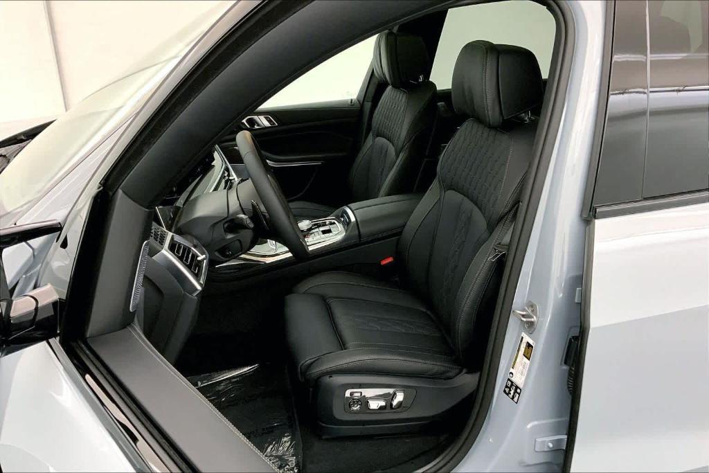 new 2026 BMW X7 car, priced at $135,045