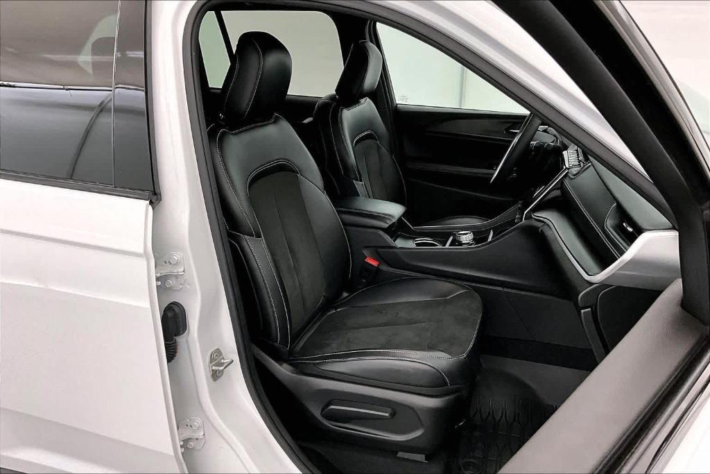 used 2023 Jeep Grand Cherokee car, priced at $30,267