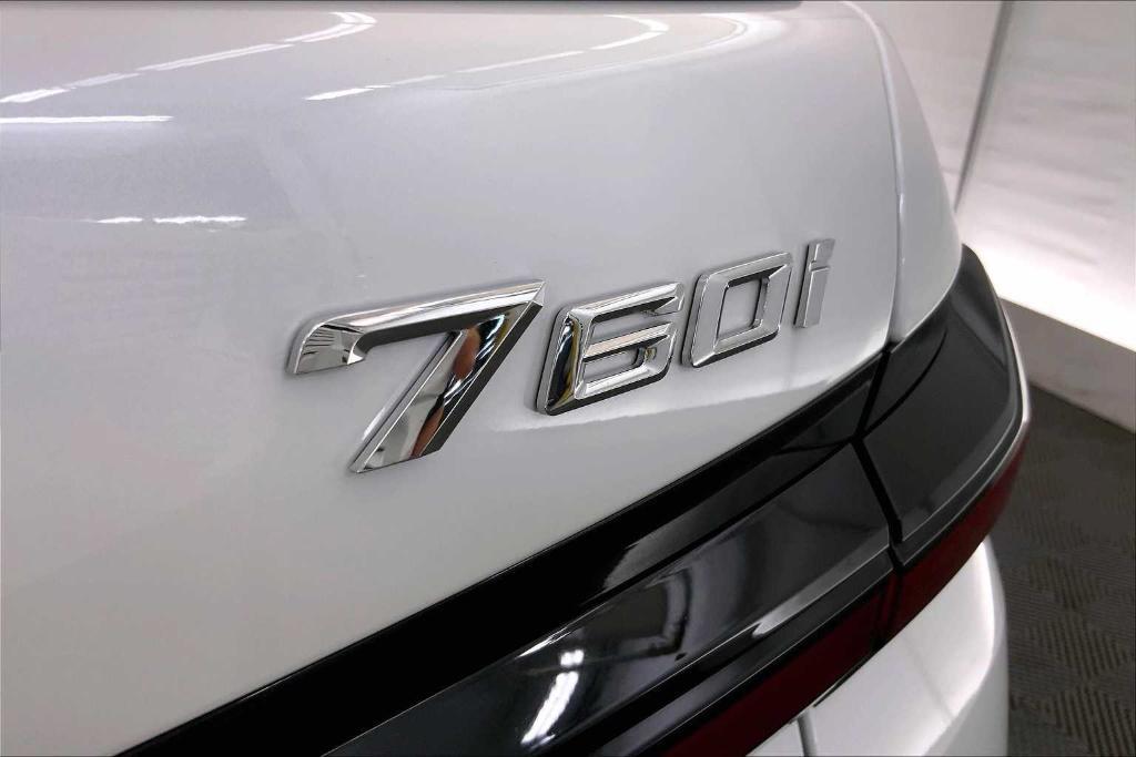 new 2025 BMW 760 car, priced at $138,430