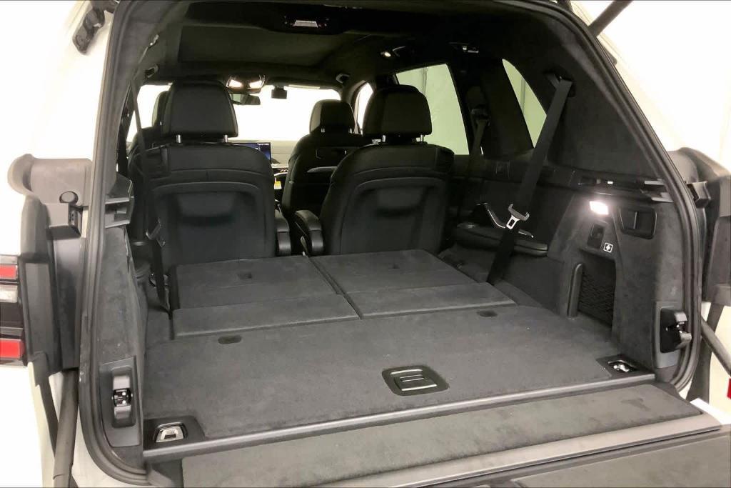 new 2026 BMW X7 car, priced at $126,455