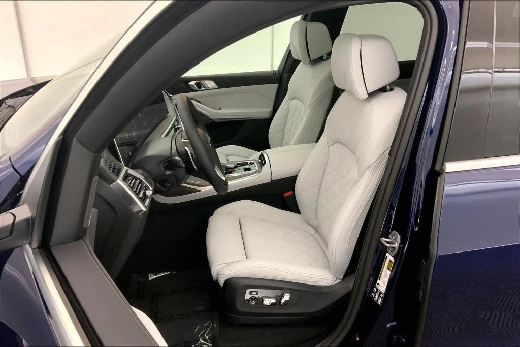 new 2026 BMW X7 car, priced at $100,585